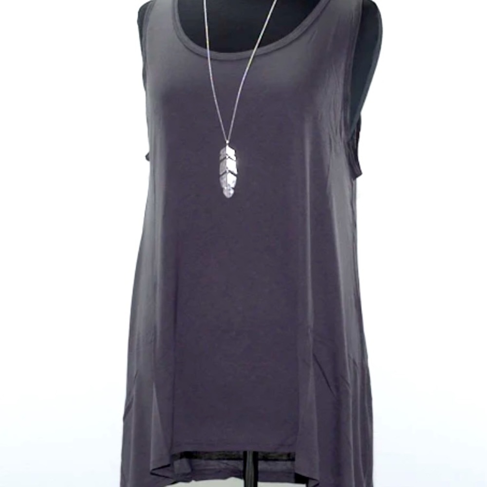 3 for $25 Sale! 🧜🏼‍♀️ Sleeveless flow tank top